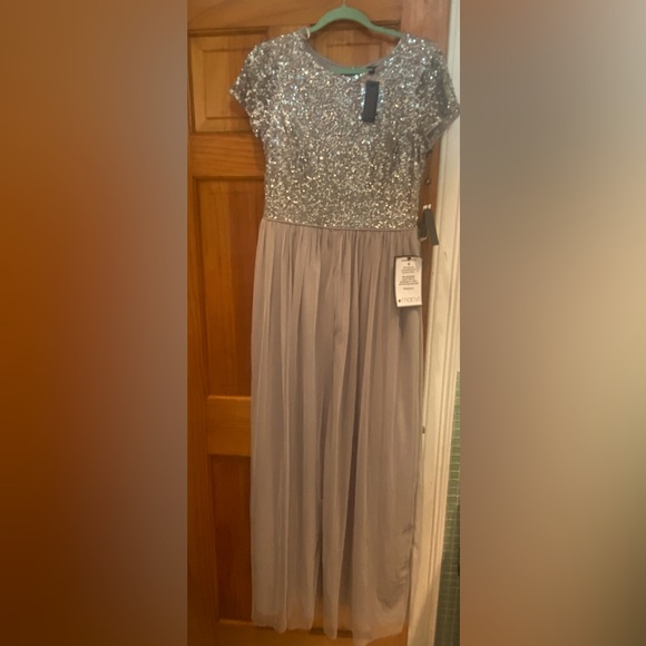 NWT Adrianna Papell evening gown. - Picture 1 of 3